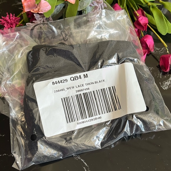🖤🌶️Victoria’s Secret Wear Everywhere Lace Thong Panty-M-Pure Black - Picture 5 of 11